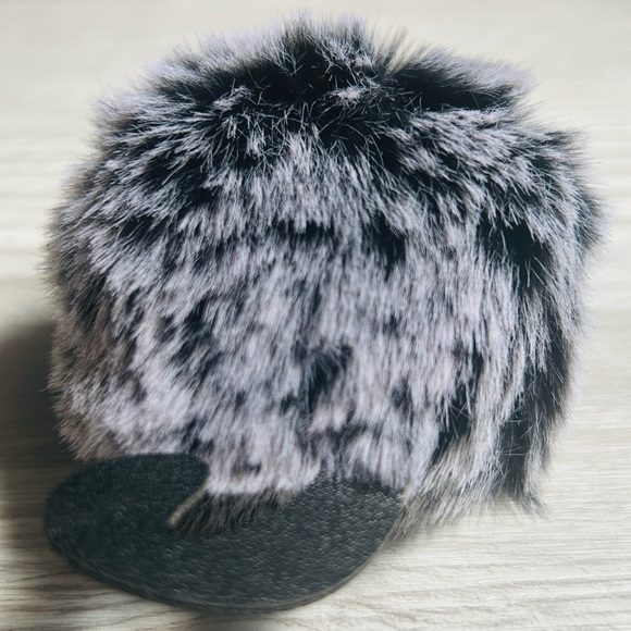 🐈⬛ Plush Kitty Cat Charm Keychain Faux Rabbit Fur Gray - Picture 8 of 11